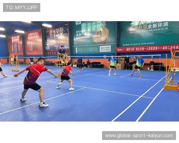 羽毛球预判课程进社区,老年学员学习战术洞察防跌倒 羽毛球预判课程进社区,老年学员学习战术洞察防跌倒